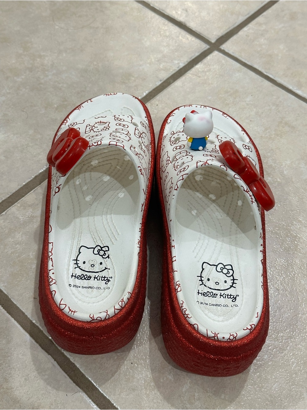 Hello Kitty Red and White Glitter Platform Slide Sandals with Bow Charm - Picture 3 of 5